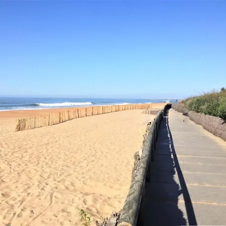Appartamento Avec Balcon, Parking Prive, Proche Commerces A 2km Des Plages D'anglet - Fr-1-3-618