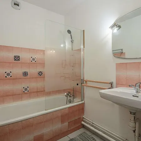 Daire Avec Balcon, Parking Prive, Proche Commerces A 2km Des Plages D'anglet - Fr-1-3-618 *