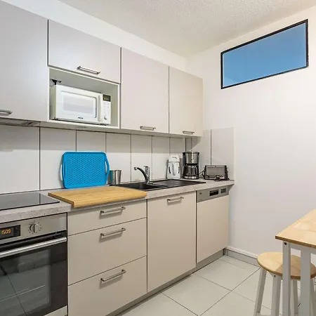 Appartamento Avec Balcon, Parking Prive, Proche Commerces A 2km Des Plages D'anglet - Fr-1-3-618 Anglet