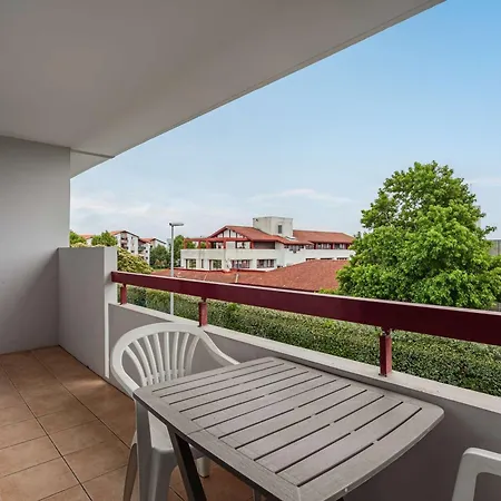 Avec Balcon, Parking Prive, Proche Commerces A 2km Des Plages D'anglet - Fr-1-3-618 Daire *